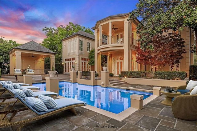 437 Village Drive, Daphne, AL 36526