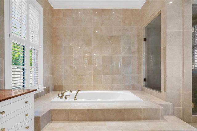 437 Village Drive, Daphne, AL 36526