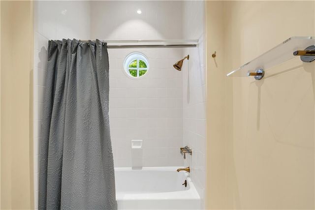 437 Village Drive, Daphne, AL 36526