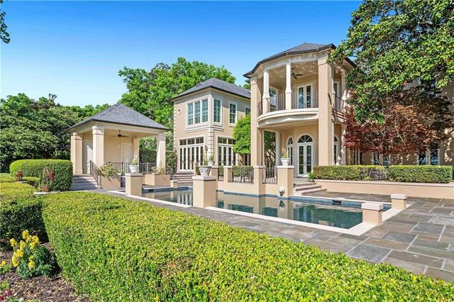 437 Village Drive, Daphne, AL 36526