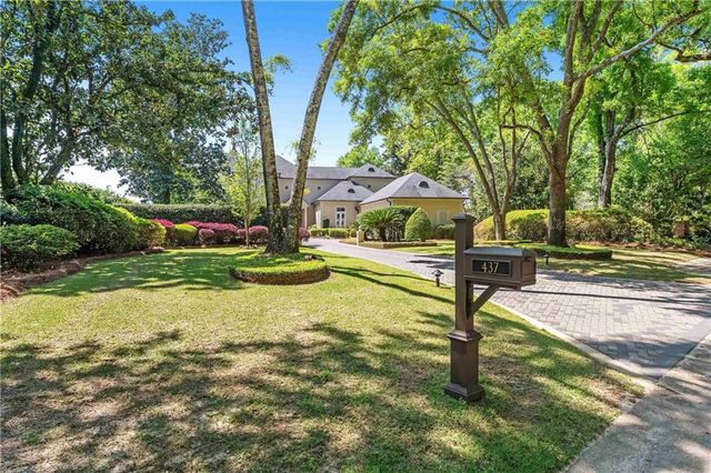 437 Village Drive, Daphne, AL 36526