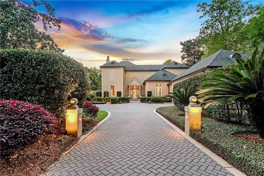 437 Village Drive, Daphne, AL 36526