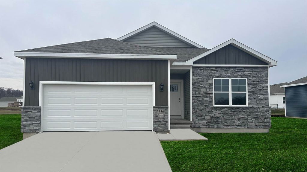 3575 Azalea Drive, Waukee, IA 50263