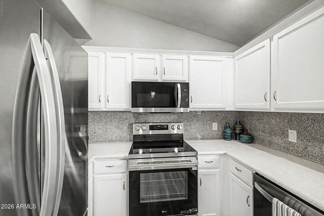 4407 E AMBERWOOD Drive, Phoenix, AZ 85048
