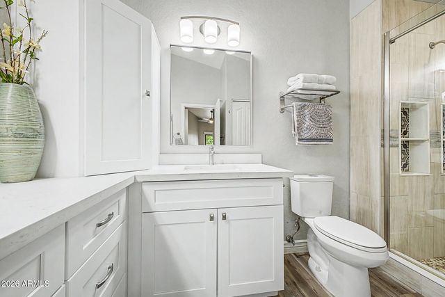 4407 E AMBERWOOD Drive, Phoenix, AZ 85048