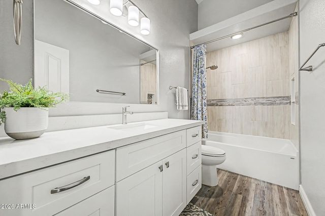 4407 E AMBERWOOD Drive, Phoenix, AZ 85048