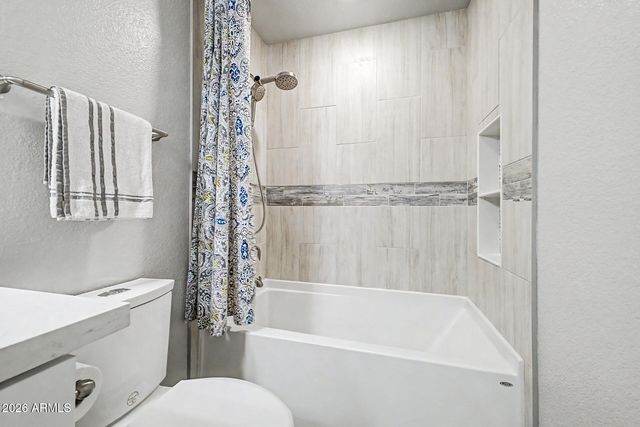 4407 E AMBERWOOD Drive, Phoenix, AZ 85048