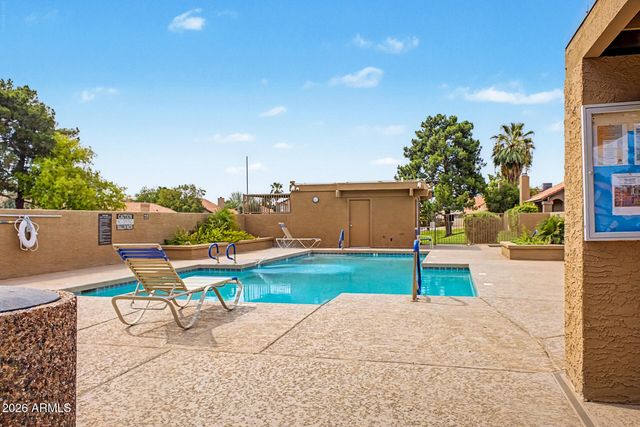 4407 E AMBERWOOD Drive, Phoenix, AZ 85048