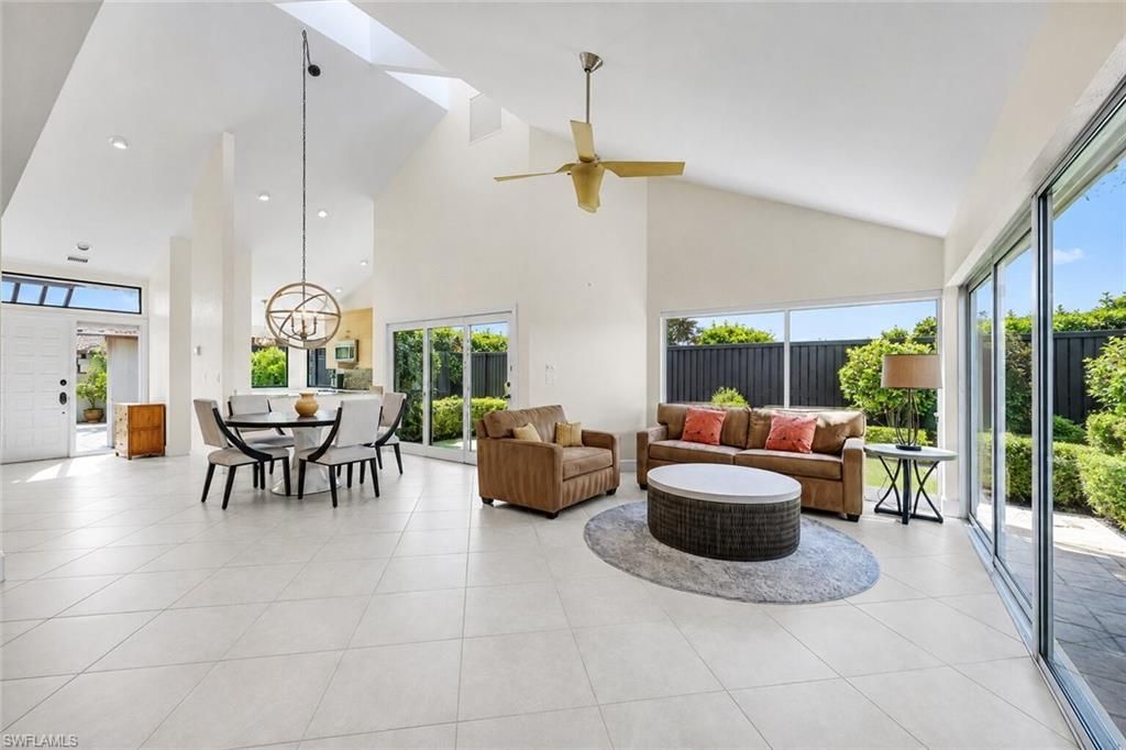 529 Bay Villas LN, NAPLES, FL 34108 — photo 5
