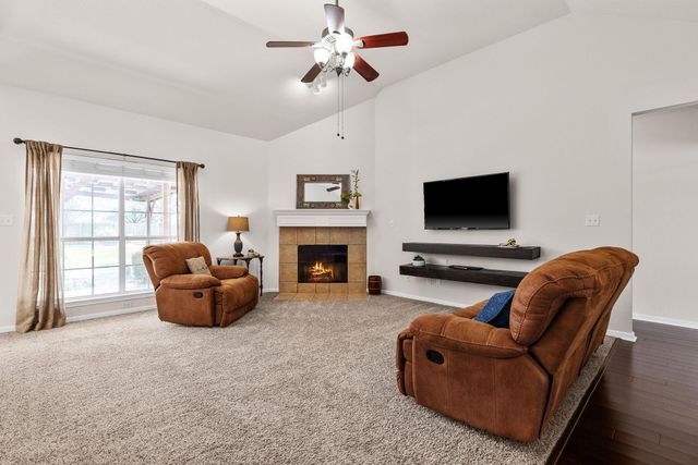 414 Rio Grande Ave, Hutto, TX 78634