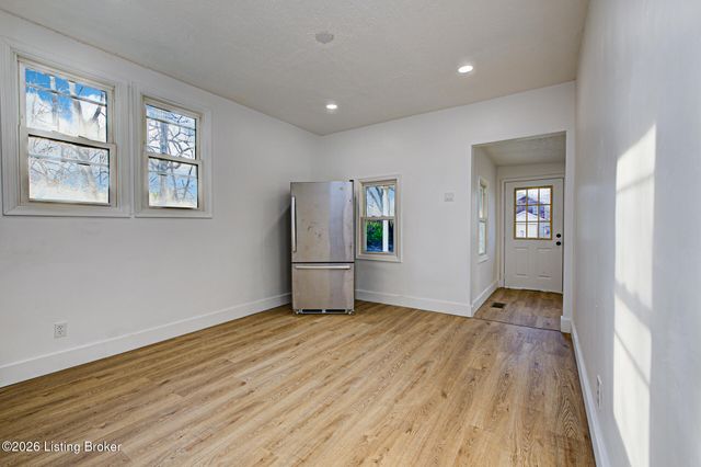 3226 W Jefferson St, Louisville, KY 40212