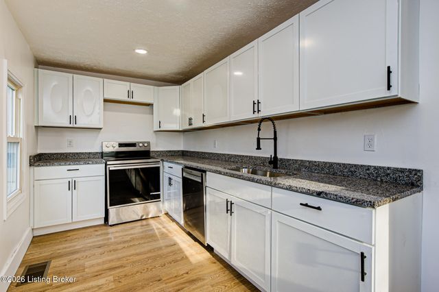 3226 W Jefferson St, Louisville, KY 40212