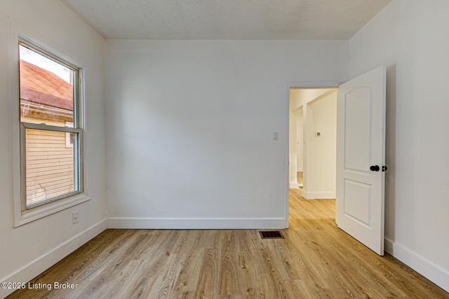 3226 W Jefferson St, Louisville, KY 40212