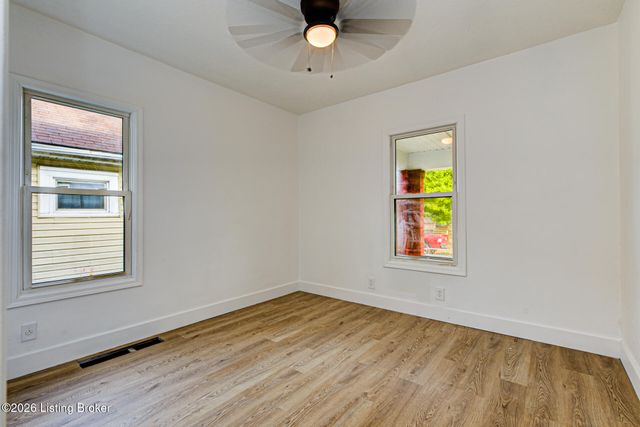 3226 W Jefferson St, Louisville, KY 40212