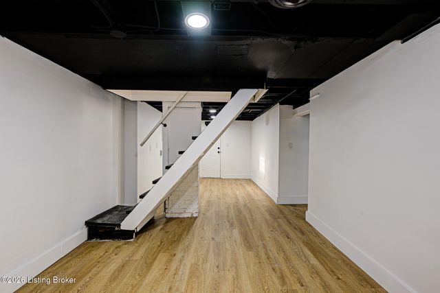 3226 W Jefferson St, Louisville, KY 40212