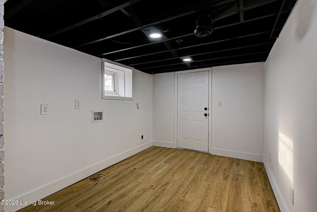 3226 W Jefferson St, Louisville, KY 40212