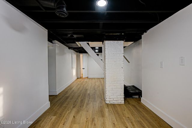 3226 W Jefferson St, Louisville, KY 40212