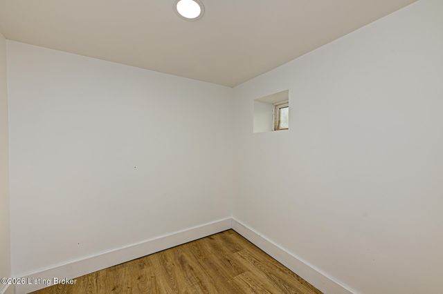 3226 W Jefferson St, Louisville, KY 40212