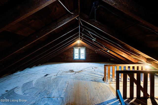 3226 W Jefferson St, Louisville, KY 40212