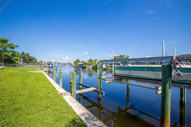 206 S WATERWAY DRIVE NW, Port Charlotte, FL 33952