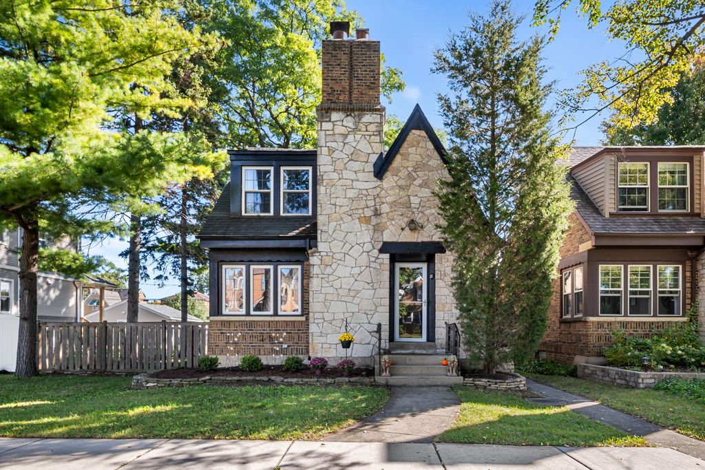 3135 Elm Avenue, Brookfield, IL 60513 — exterior