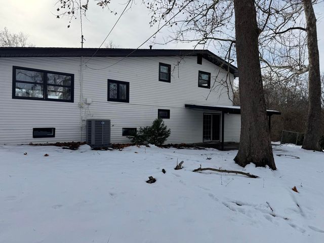 2452 W Florian Court, Decatur, IL 62526