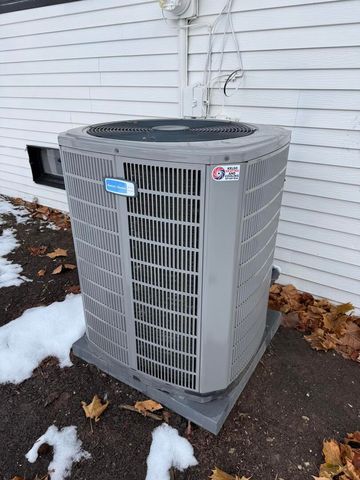 2452 W Florian Court, Decatur, IL 62526