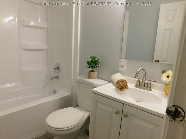 309 Charles Court, Hurricane, WV 25526