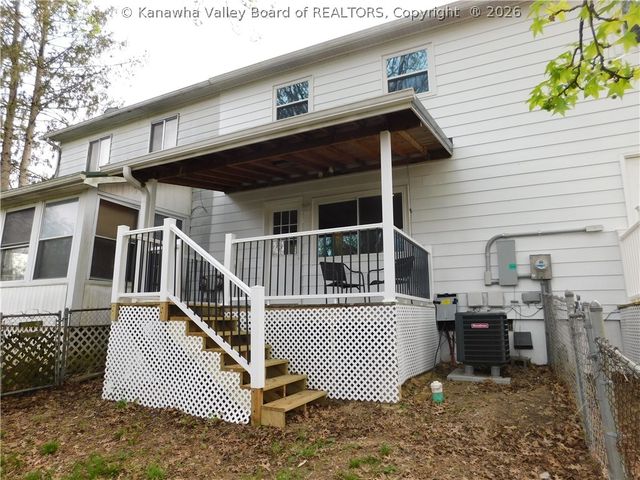 309 Charles Court, Hurricane, WV 25526