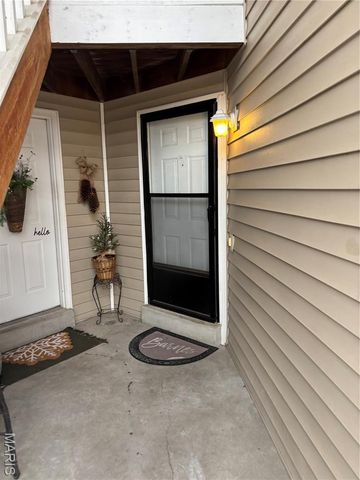 4205 Canal Drive, Hazelwood, MO 63034