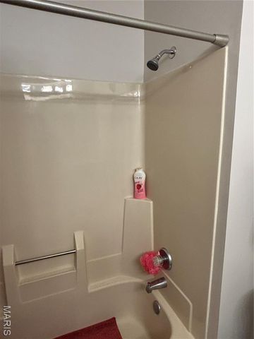 4205 Canal Drive, Hazelwood, MO 63034