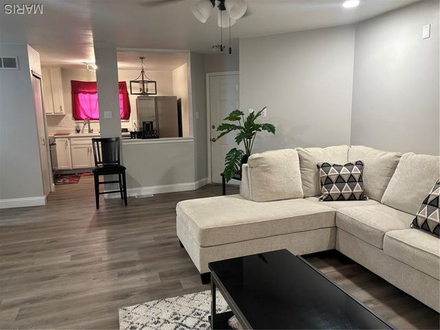 4205 Canal Drive, Hazelwood, MO 63034