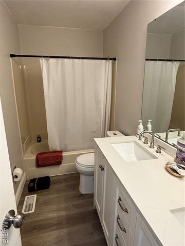 4205 Canal Drive, Hazelwood, MO 63034