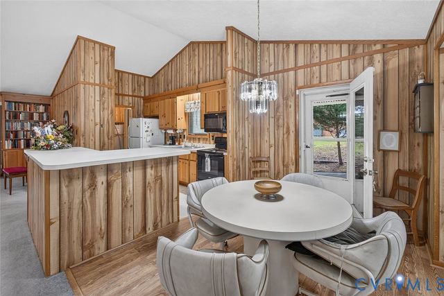 8281 Burnside Dr, Mechanicsville, VA 23116