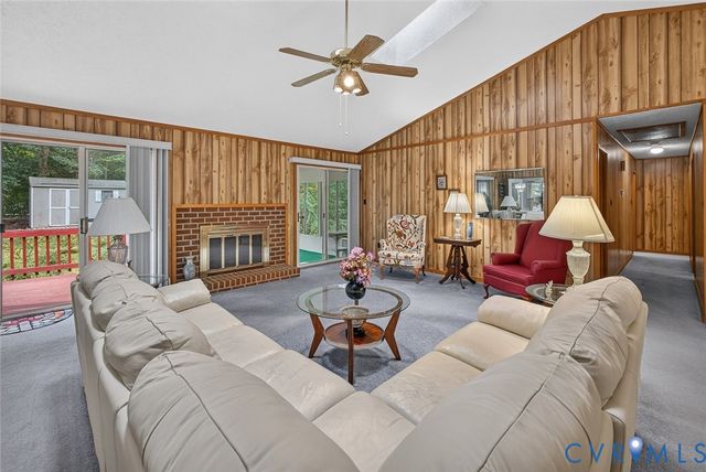 8281 Burnside Dr, Mechanicsville, VA 23116