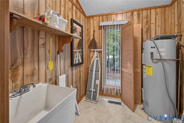 8281 Burnside Dr, Mechanicsville, VA 23116