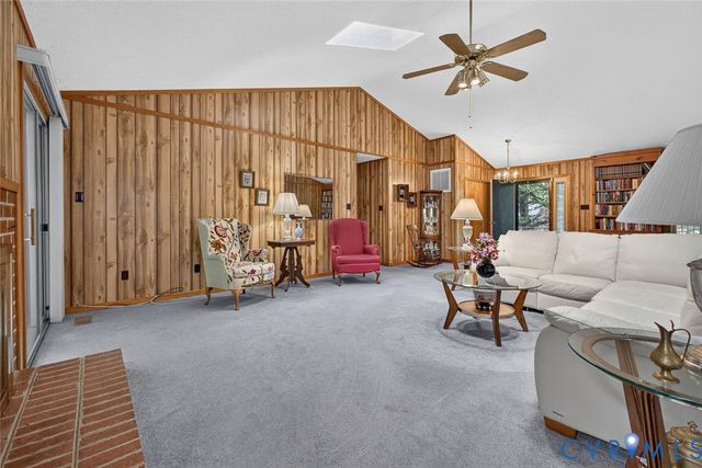 8281 Burnside Dr, Mechanicsville, VA 23116