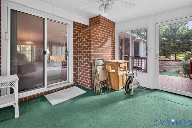 8281 Burnside Dr, Mechanicsville, VA 23116