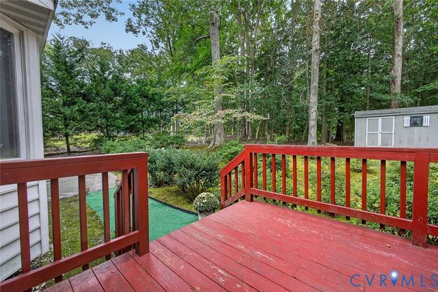 8281 Burnside Dr, Mechanicsville, VA 23116
