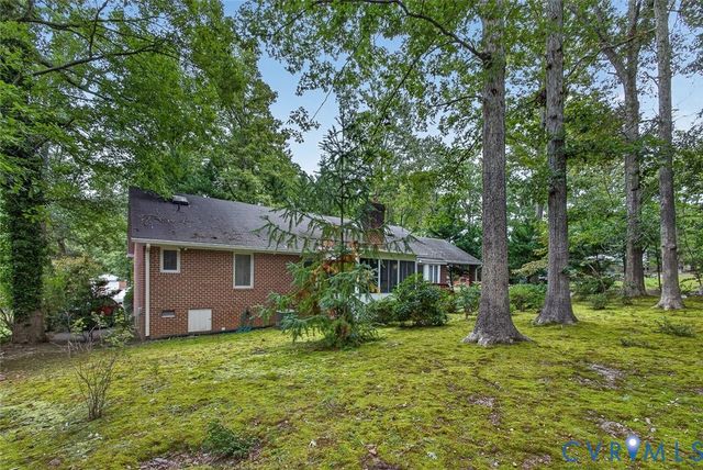 8281 Burnside Dr, Mechanicsville, VA 23116