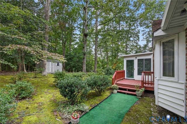 8281 Burnside Dr, Mechanicsville, VA 23116