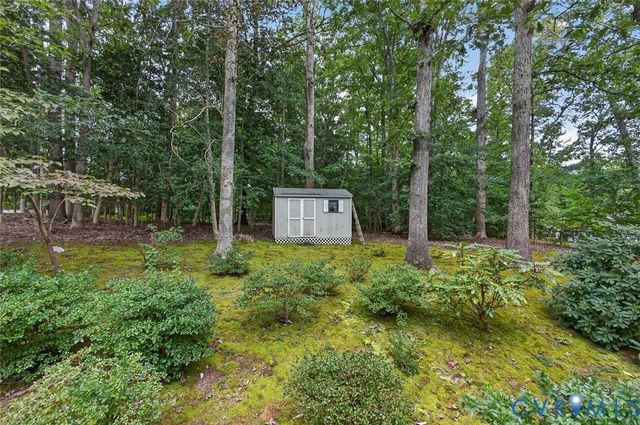 8281 Burnside Dr, Mechanicsville, VA 23116