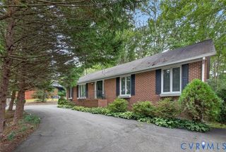 8281 Burnside Dr, Mechanicsville, VA 23116