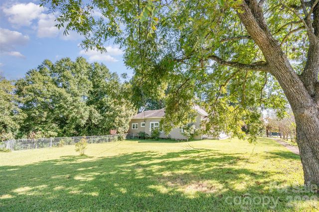 4030 Peachtree Street, Hickory Grove, SC 29717