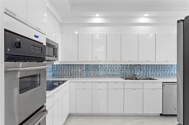 2000 Island Blvd PH-5, Aventura, FL 33160