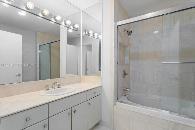 2000 Island Blvd PH-5, Aventura, FL 33160