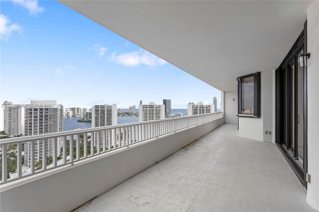 2000 Island Blvd PH-5, Aventura, FL 33160