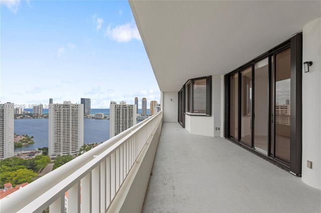 2000 Island Blvd PH-5, Aventura, FL 33160