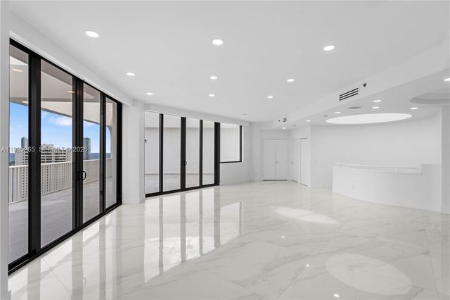 2000 Island Blvd PH-5, Aventura, FL 33160