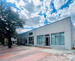 215 E Broad Street, Savannah, GA 31401